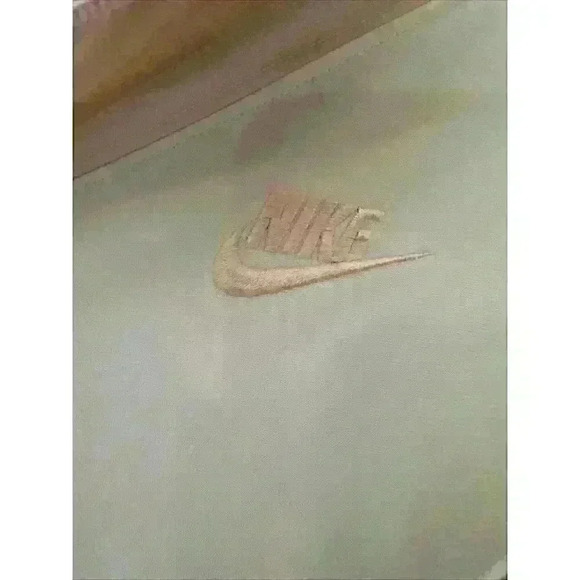 Nike Women’s pink and White cropped Chevron Track Jacket Size Large - Picture 3 of 7